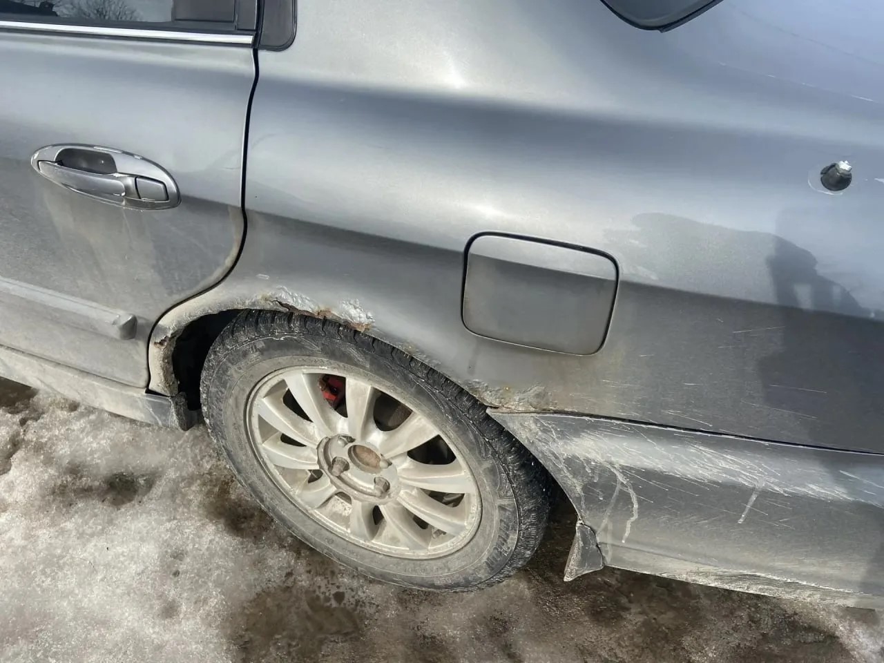 а/м Hyundai Sonata серого цвета