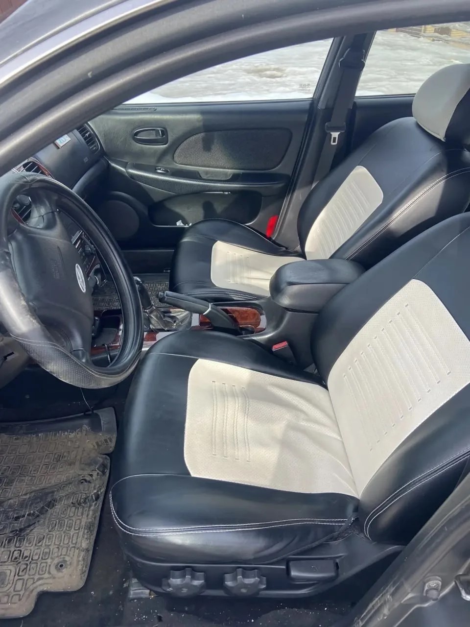 а/м Hyundai Sonata серого цвета