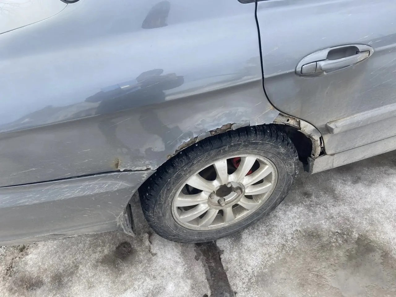 а/м Hyundai Sonata серого цвета